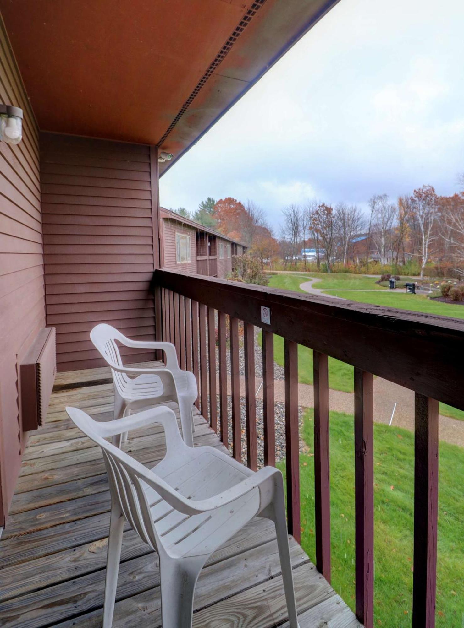 Fireside Inn & Suites Gilford Exteriér fotografie