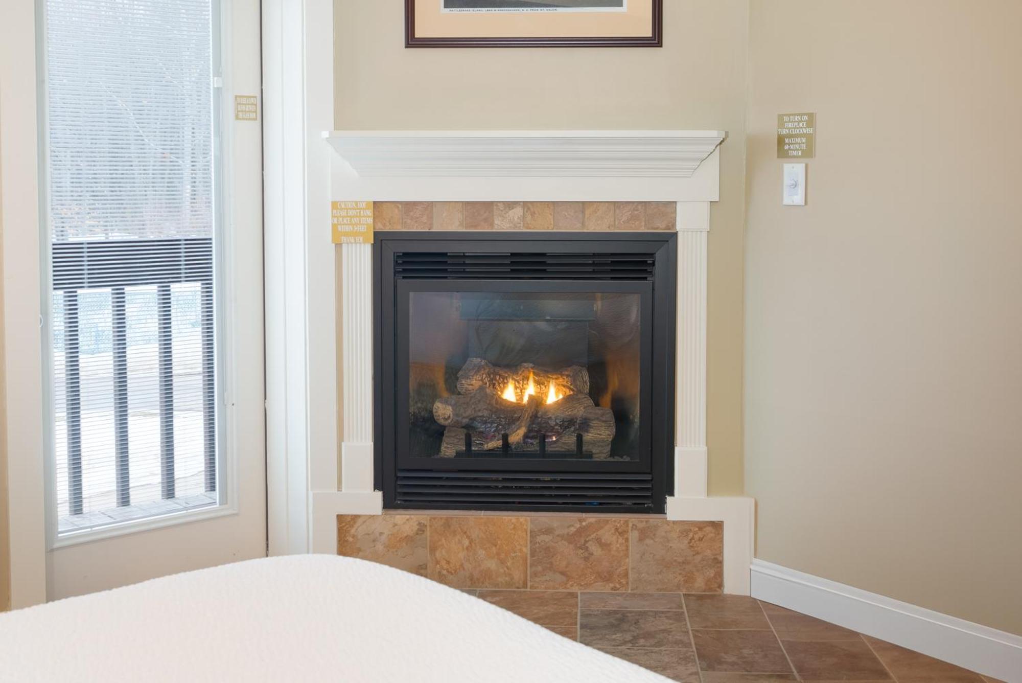 Fireside Inn & Suites Gilford Exteriér fotografie